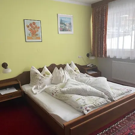 בית הארחה Gaestehaus Eberl - Rita פינקנברג