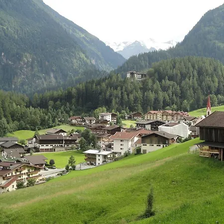 Gaestehaus Eberl - Rita Maison d'hôtes Finkenberg